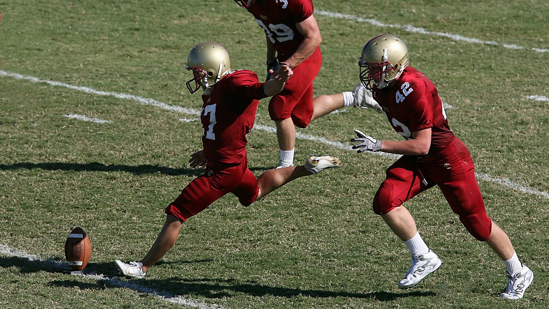 九游中心官网-电竞选手如何面对胜负：积极心态与持续努力，电竞选手非常困难
